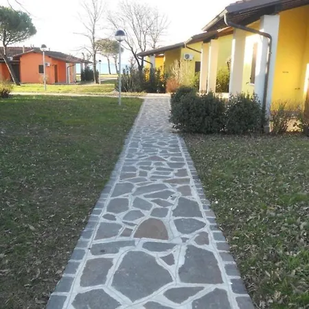 Villaggio Colombare 公寓式酒店 *